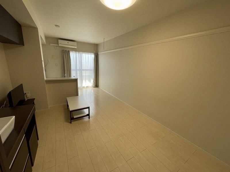 MIRANDA Cerezo Third Living room