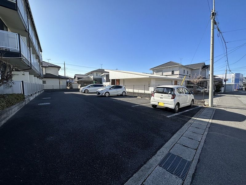 レオパレスグローサー　ベーア 駐車場