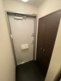 レオネクストアデランテ 玄関