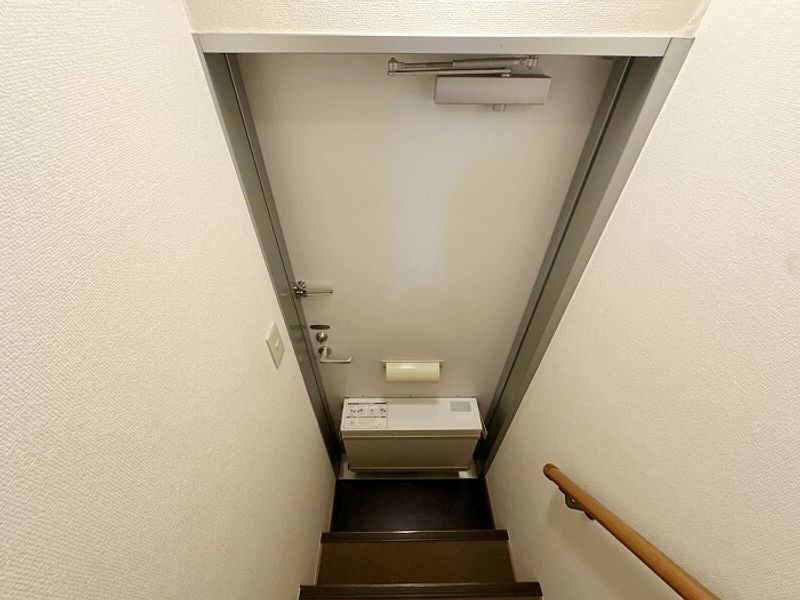 レオパレスグリーンリバー２ 玄関