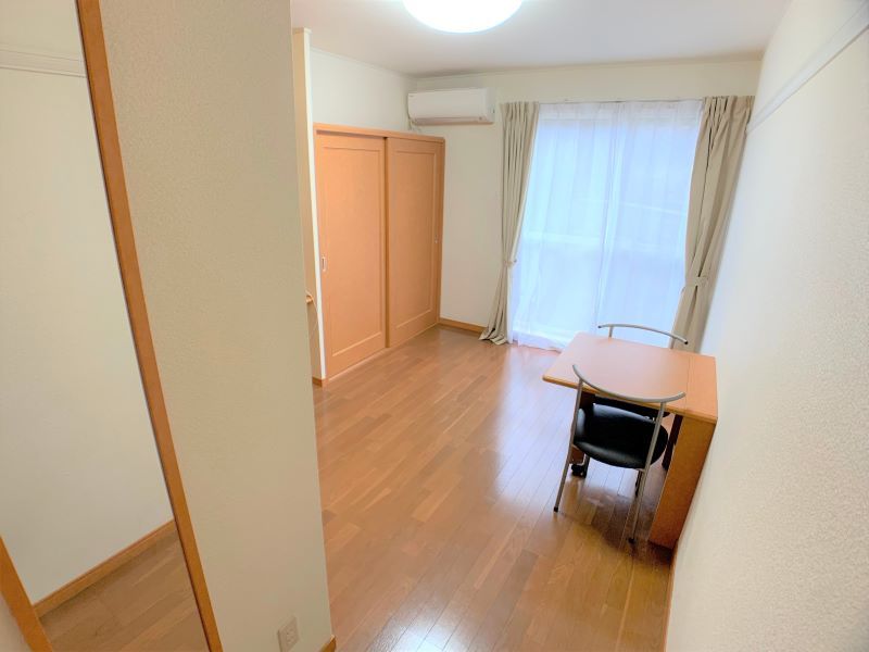 レオパレス御井 居間