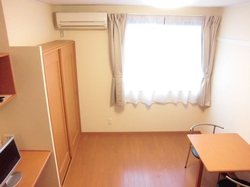 レオパレスメゾンＴ　Ａ 居間