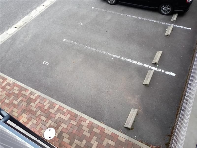 レオパレスＴＲＥ 駐車場