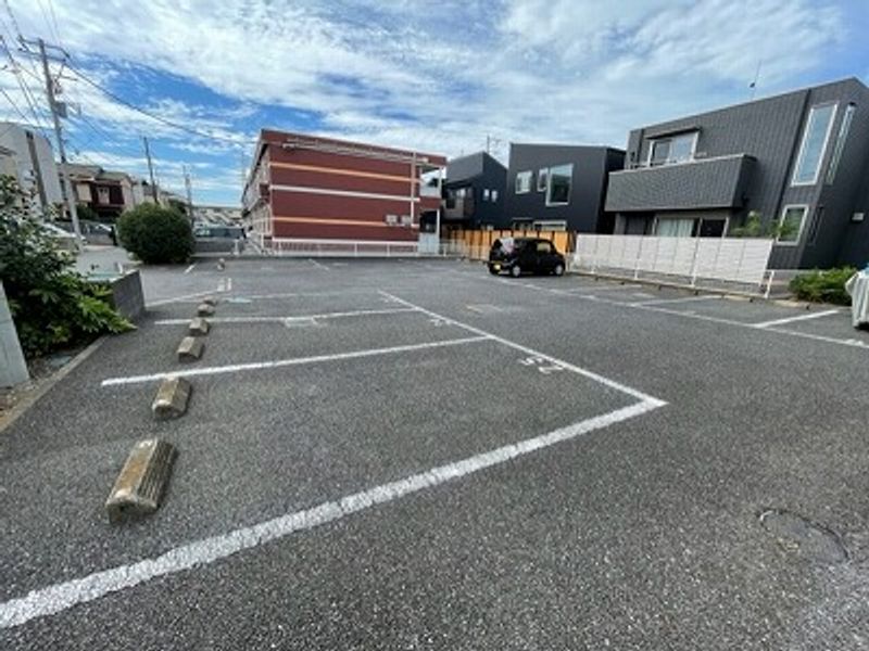レオパレスサンシティーⅡ 駐車場
