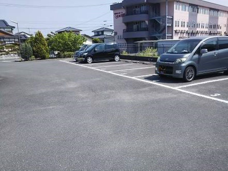 レオパレスＤＡＩＫＡＮⅡ 駐車場