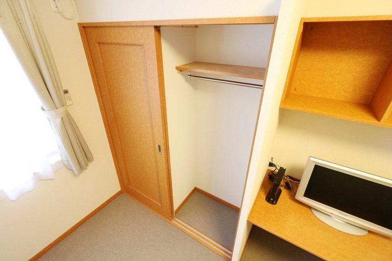 レオパレスメルシー市場 収納