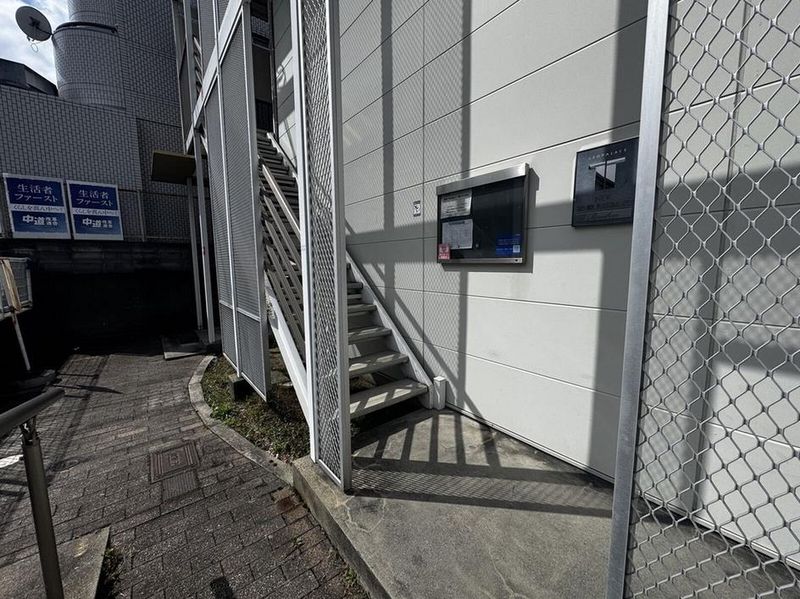 レオパレスＲａｉｎｂｏｗ エントランス