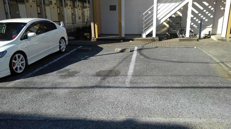 レオパレス高嶋 駐車場