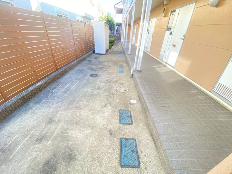 レオパレスサザンハイツ エントランス