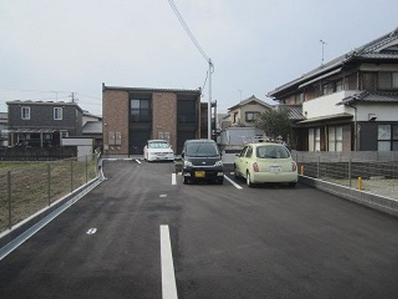 レオネクストエルデ古田 駐車場