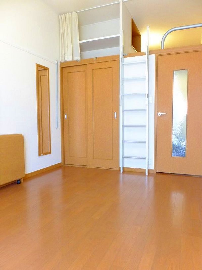レオパレスプリマベーラ 居間