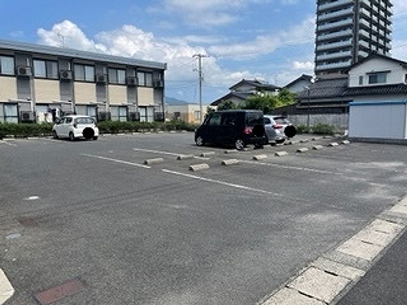 レオパレスラ　ルーナＡ 駐車場