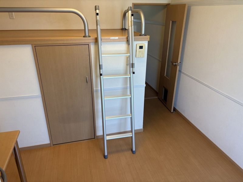 レオパレスユートピア白岡 居間