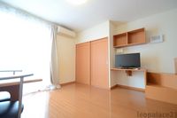 レオパレス中川屋敷 居間