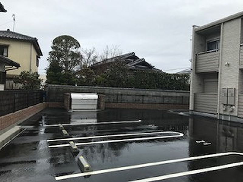 クレイノさつき 駐車場
