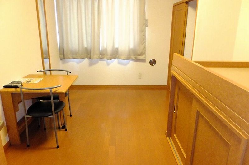 レオパレスエスポワール 居間