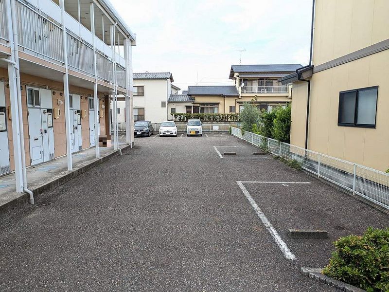 レオパレスアンドロメダ 駐車場