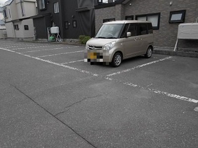 レオパレスＡＱＵＡ 駐車場