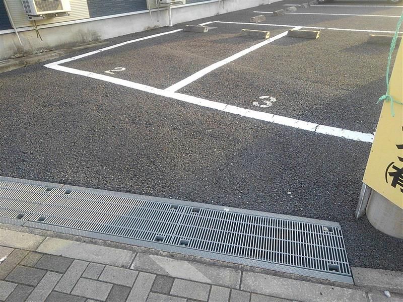 レオネクストハーモニー 駐車場