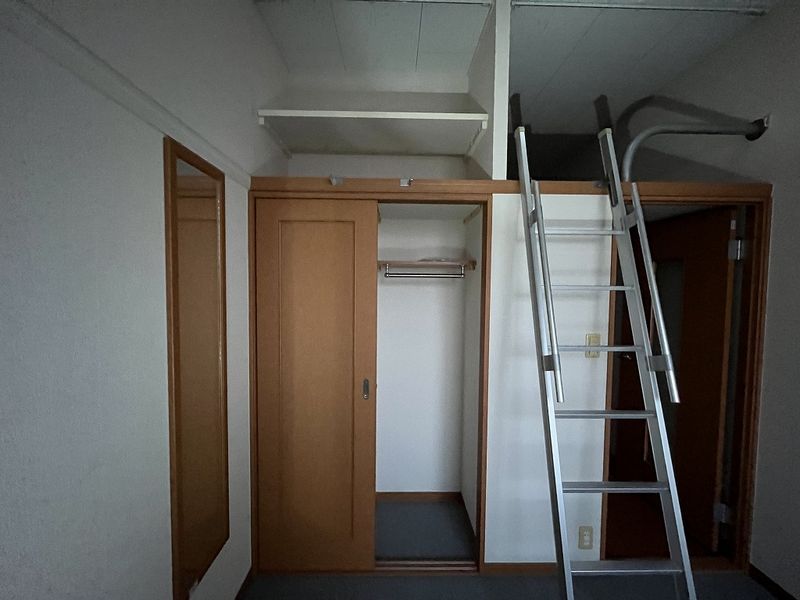 レオパレス英 収納