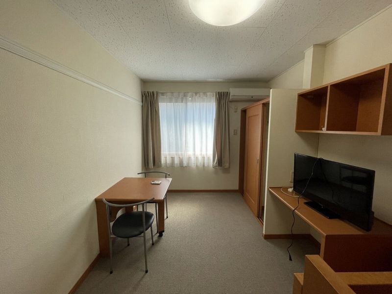 レオパレスＮＡＧＡＫＵＲＡ 居間