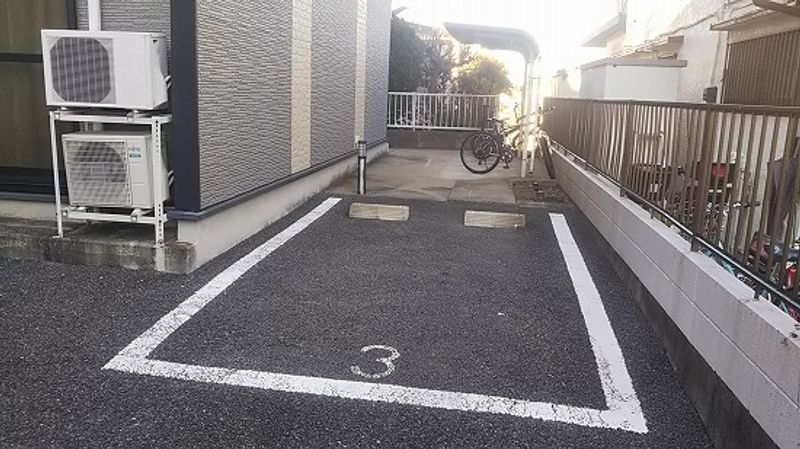 leopalace Premier Ramuta Parking lot