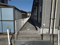 レオパレスマイファミーユ エントランス