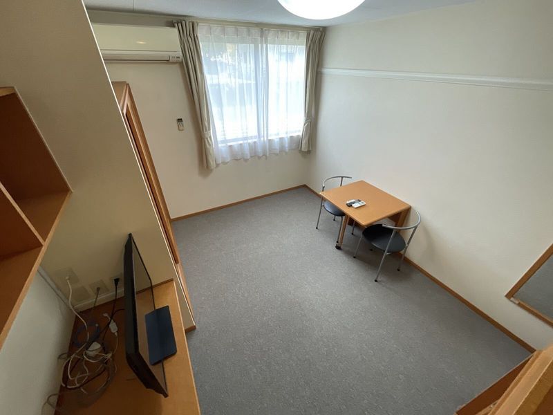 レオパレスＣＯＺＹ 居間