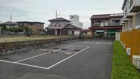 レオパレス広瀬 駐車場