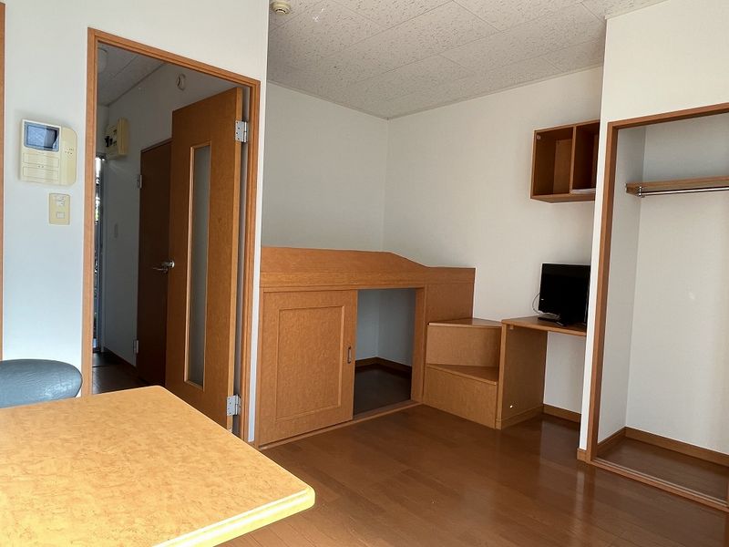 レオパレスますがた 居間