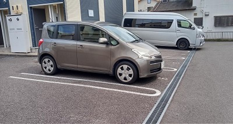 レオネクスト住吉 駐車場