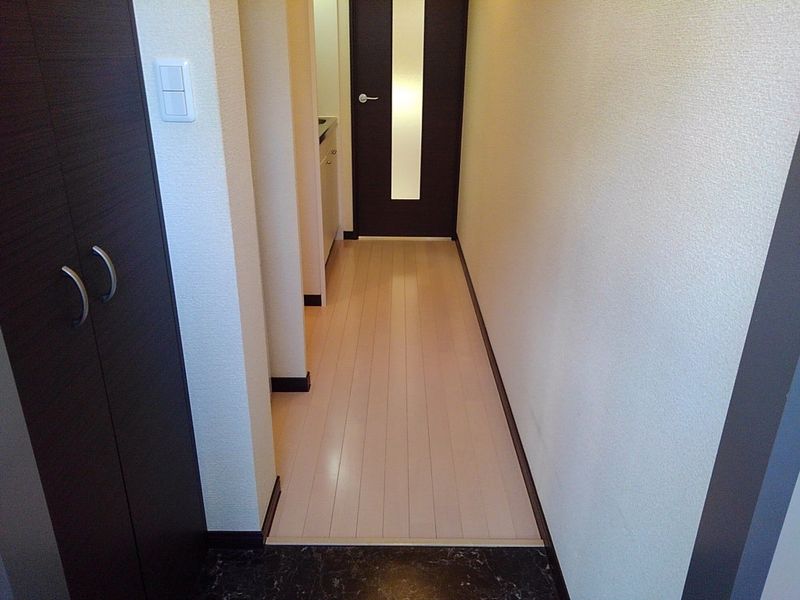 レオネクストボレロ三条 玄関