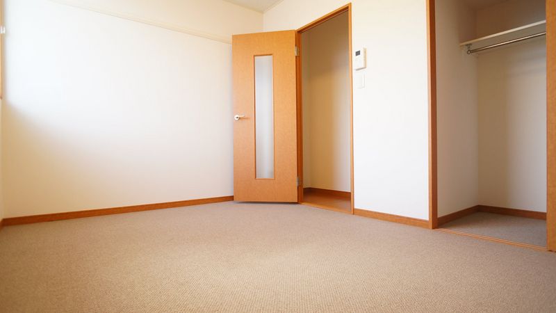 レオパレス安里 寝室