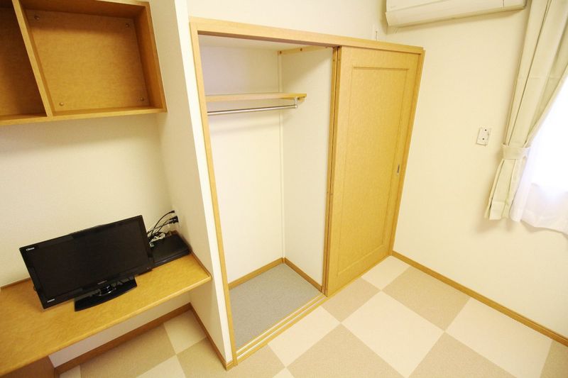 レオパレスコンフォード　ツバキ 収納
