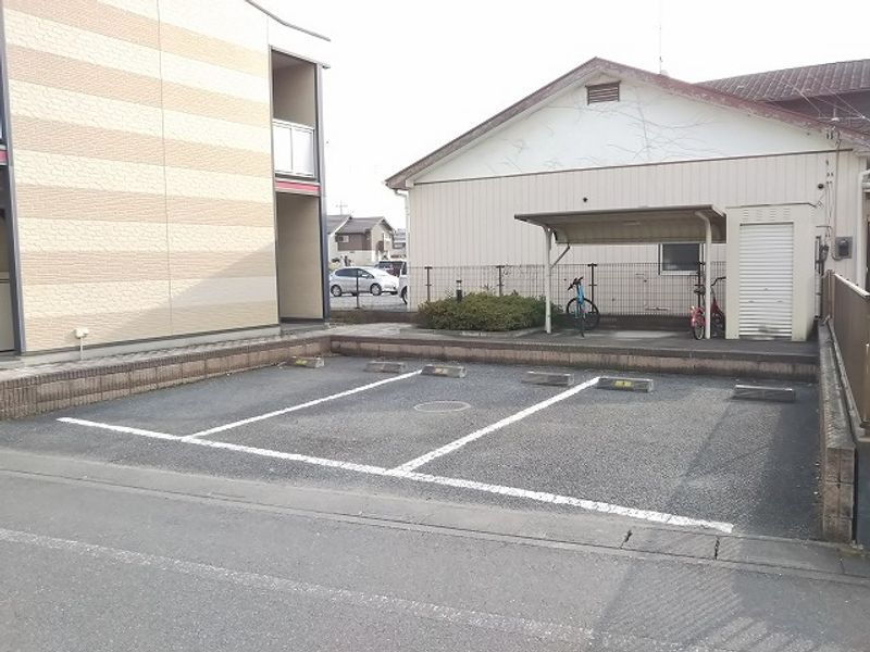 レオパレスＦＵＪＩ 駐車場
