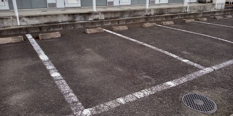 レオパレスｉ 駐車場