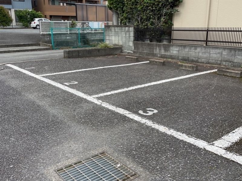 レオパレスＯ・Ｚー１ 駐車場