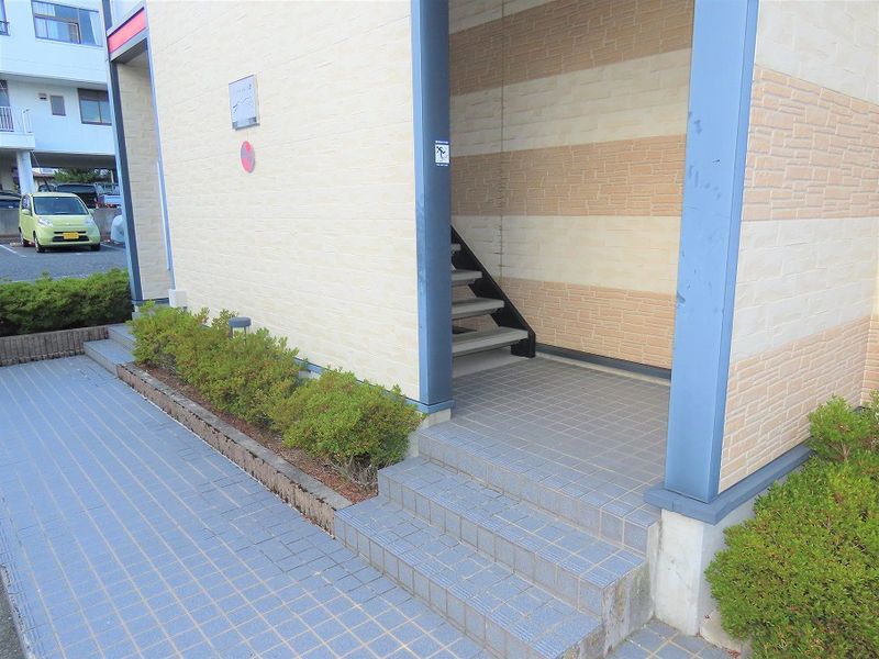 レオパレスオアシスイン上松 エントランス