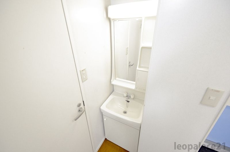 leopalace Yoshiharu Washroom