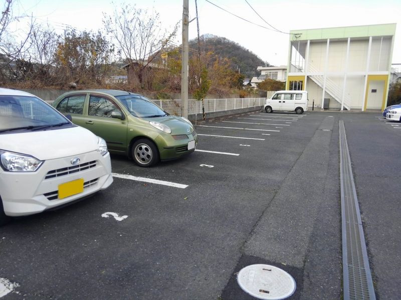 レオパレスクラウド 駐車場
