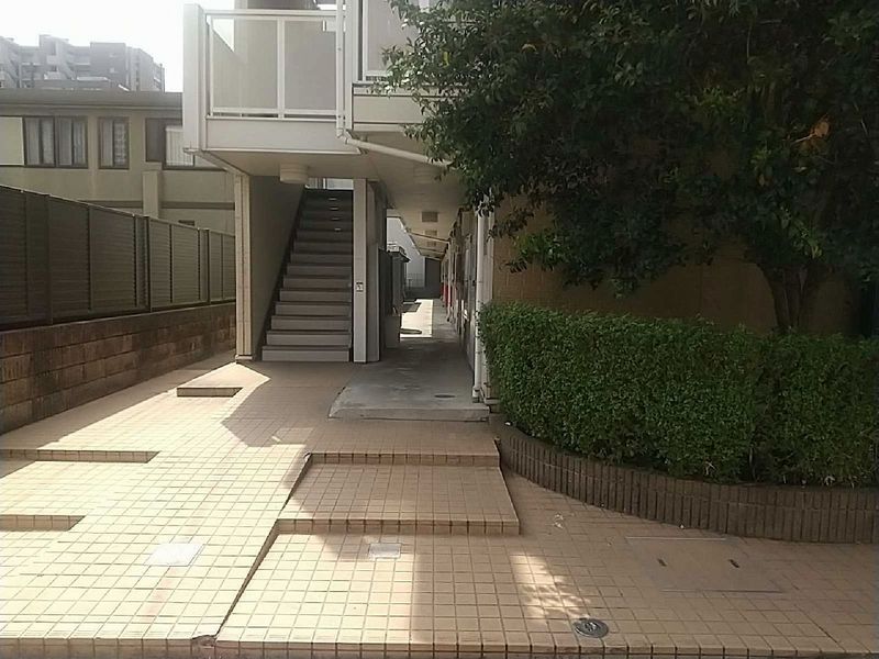 レオパレスカプリコーン２１ エントランス