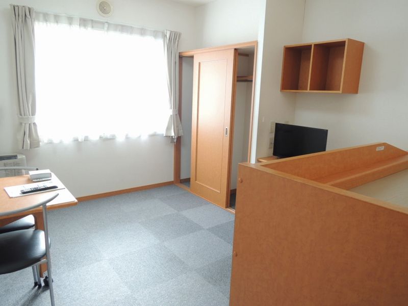 レオパレス月寒ベストフラット 居間