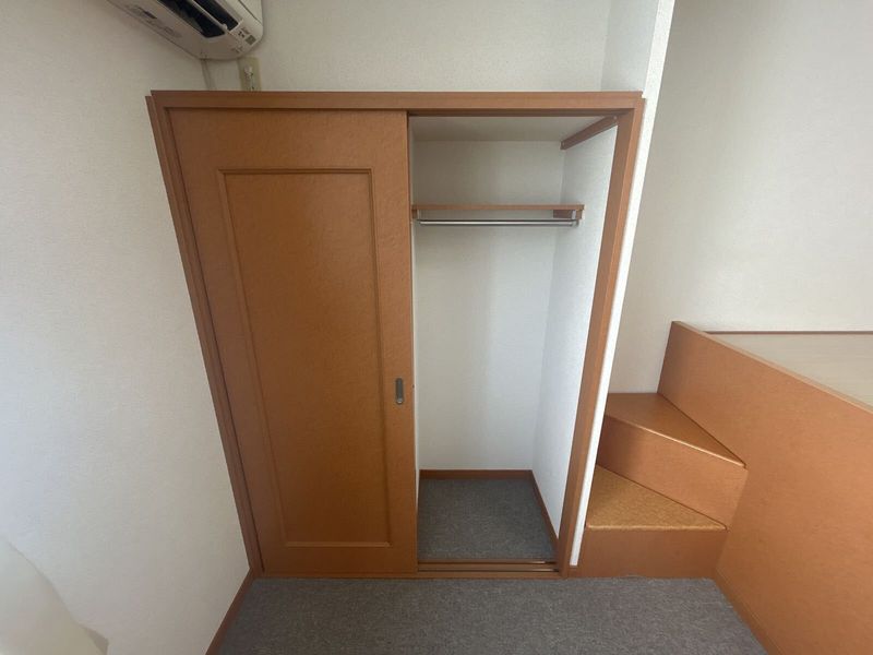 レオパレスセドナ　西福島 収納