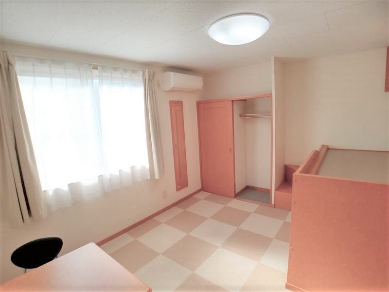 レオパレスアルビレオＢ 居間