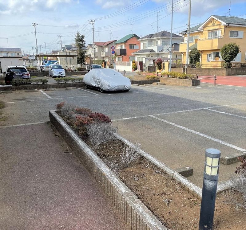 レオパレススカイハイツ 駐車場