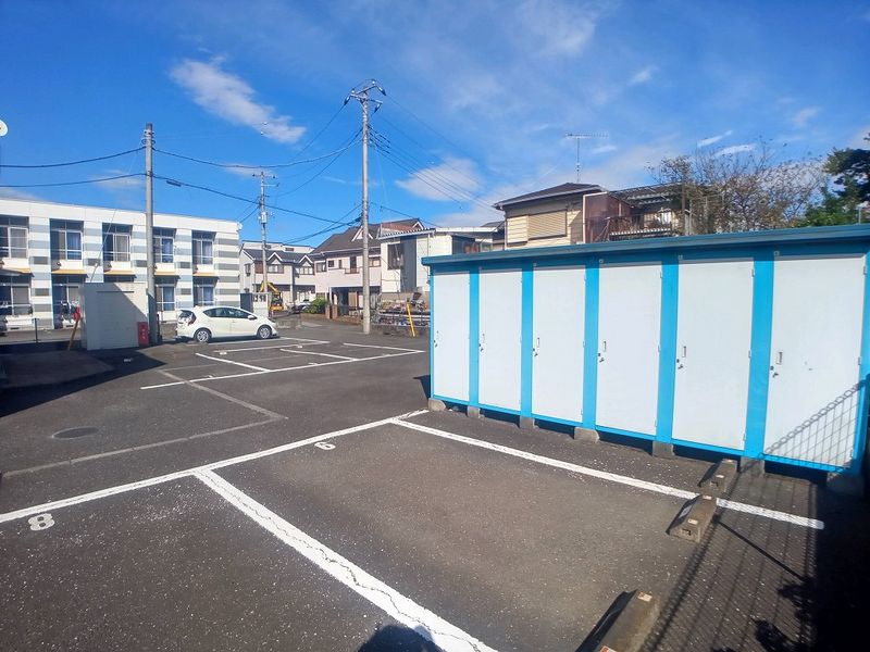 レオパレスプランタン 駐車場
