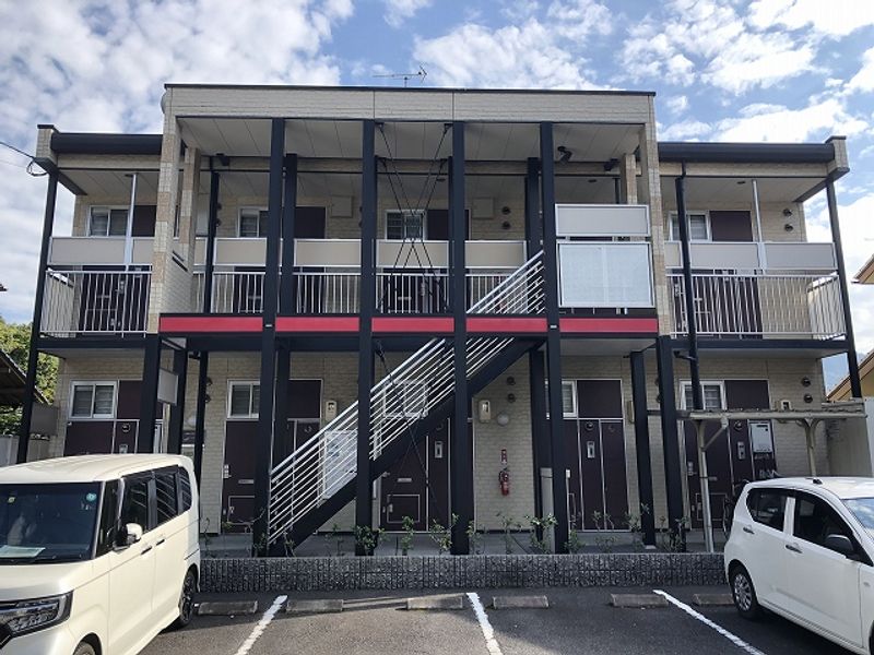 レオパレス高取 外観