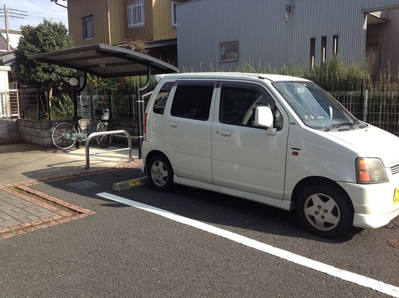 レオネクストシエナ 駐車場