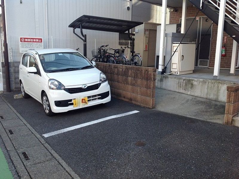 レオネクストトキワ 駐車場