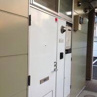 レオパレスコリーヌ 玄関